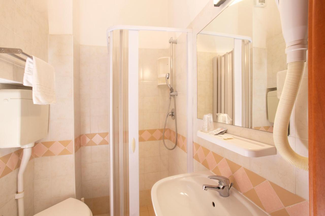 Hotel Carnaby ريميني المظهر الخارجي الصورة